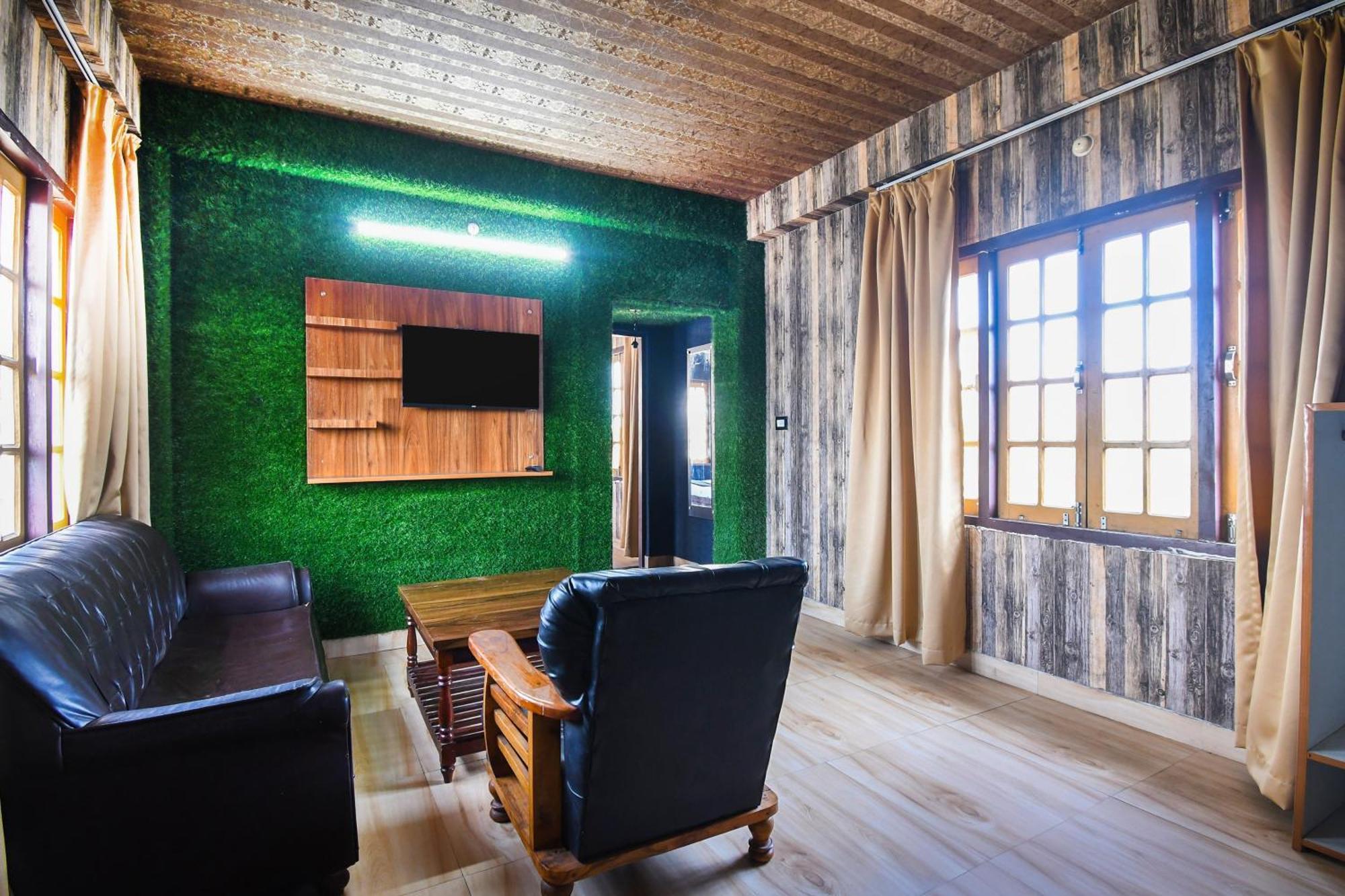 Super Hotel O Champasari Siliguri Formerly Four Fox Suits Panchanai Екстериор снимка