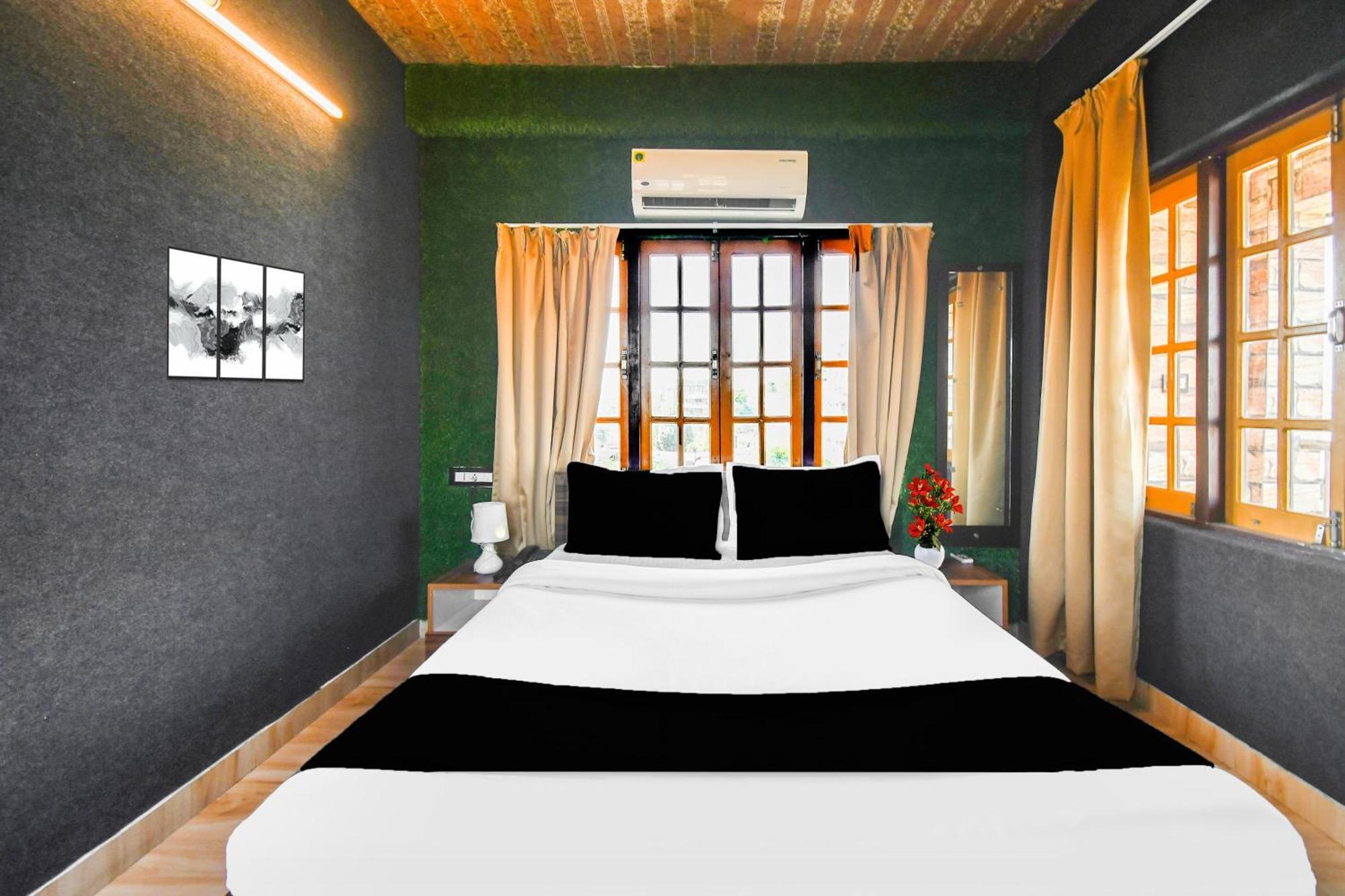 Super Hotel O Champasari Siliguri Formerly Four Fox Suits Panchanai Екстериор снимка